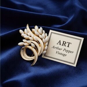 Vintage ART Arthur Pepper White Enamel Brooch